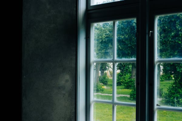 Argon gas filled double glazing unit with 16mm cavity for optimal thermal performance